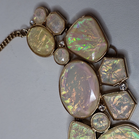 Claire's Bib Necklace Iridescent Ivory Gemstones Gold Tone Metal Shimmer - Picture 10 of 14